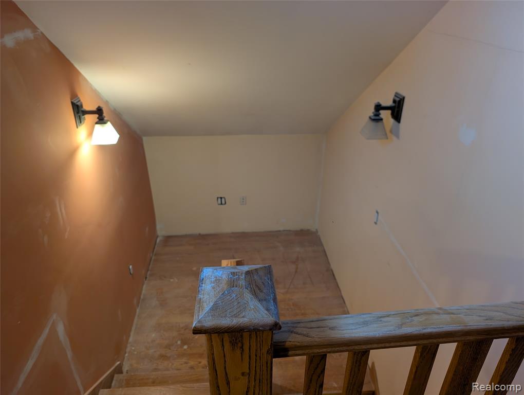 909 Hilldale Drive, Royal Oak, MI 48067 — Photo 28