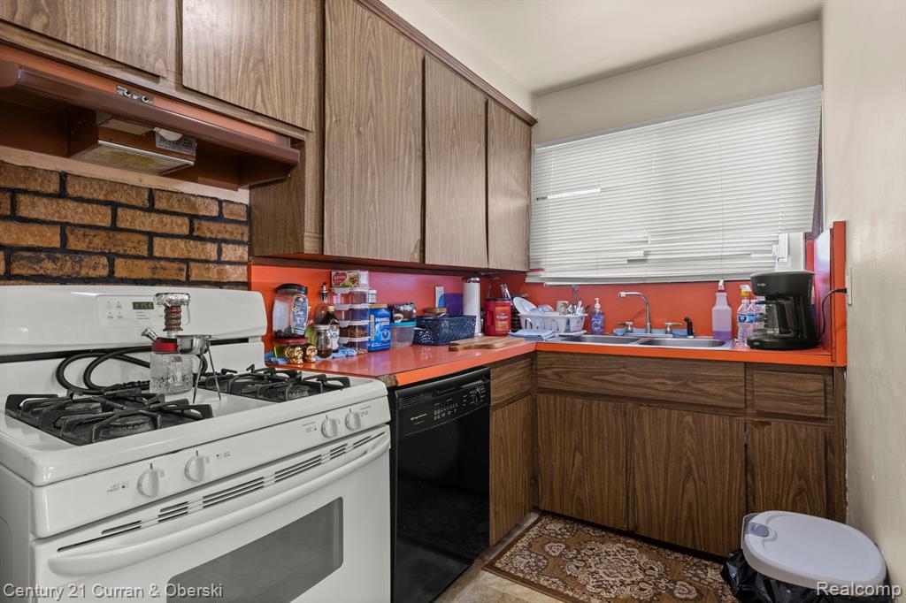 589 HELEN Street, Garden City, MI — Photo 16