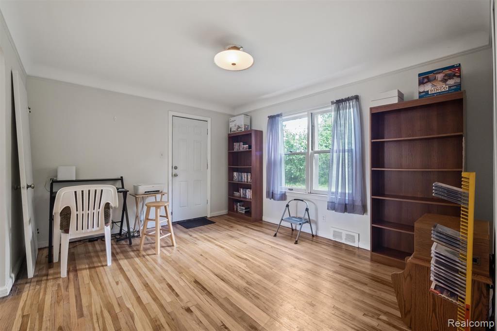 19250 Yonka Street, Detroit, MI 48234 — Photo 9