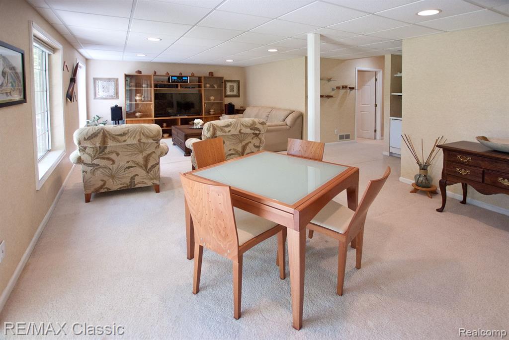 587 Winwood Circle, 20, Walled Lake, MI 48390 — Photo 28
