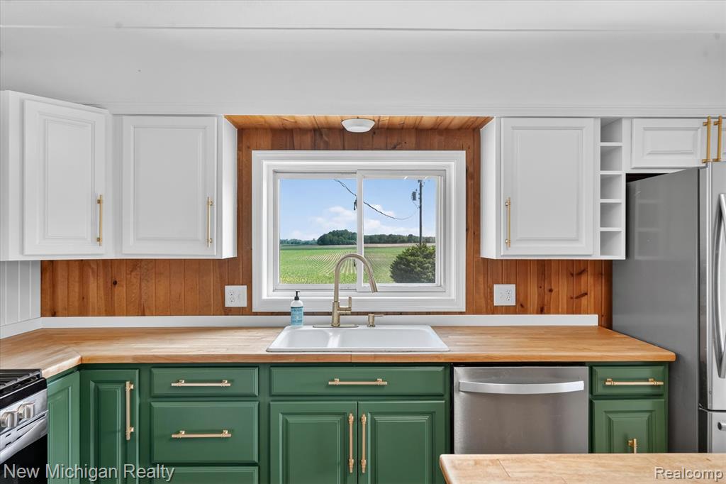11374 Lahring Road, Byron, MI 48418 — Photo 17