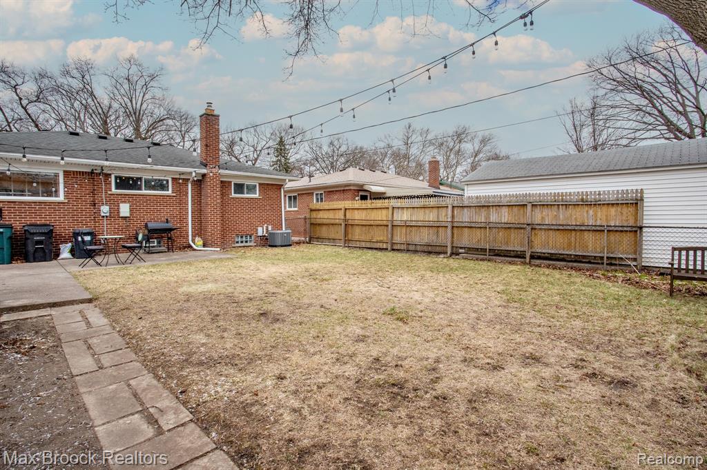 24460 Rosewood Street, Oak Park, MI 48237 — Photo 59