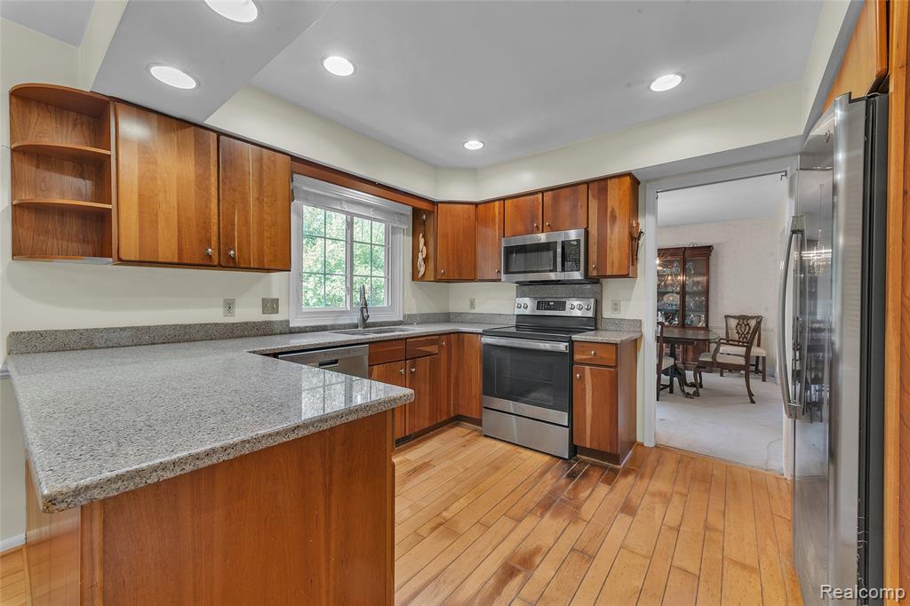 687 Foxhall Road, Bloomfield Hills, MI 48304 — Photo 9