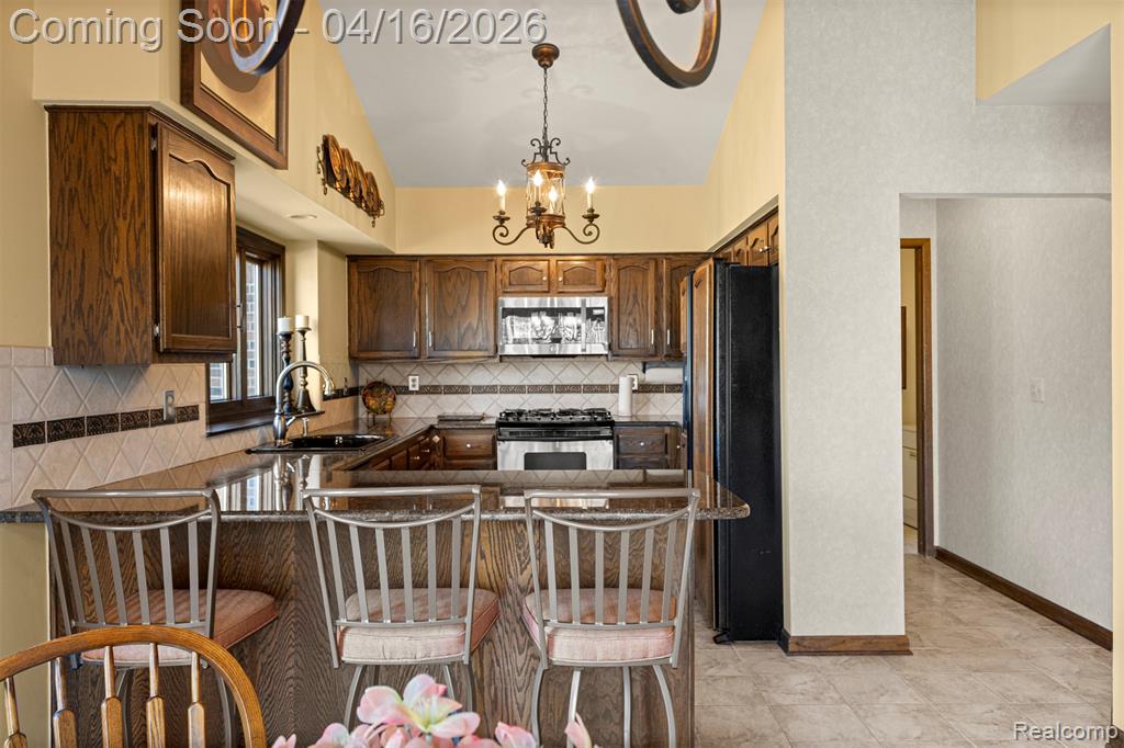 6482 Denton Court, Troy, MI 48098 — Photo 13