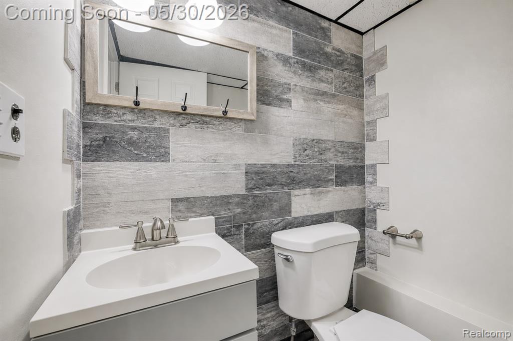 38568 Capetown Court, Clinton Twp, MI 48038 — Photo 24