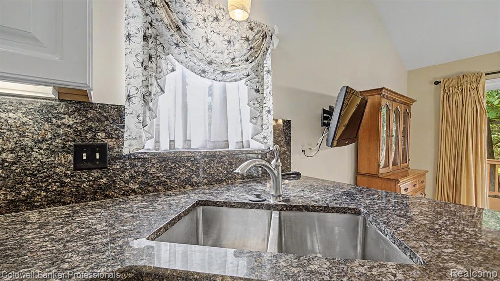 5711 Ortman Drive, Sterling Heights, MI 48314 — Photo 23
