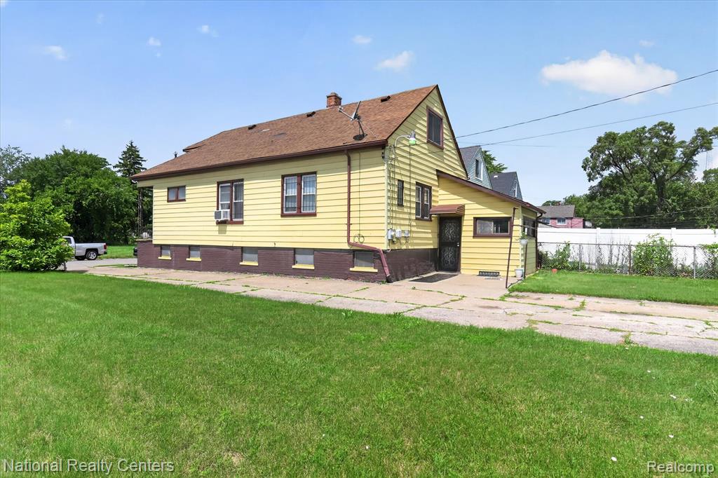 13814 Newbern Street, Hamtramck, MI 48212 — Photo 37