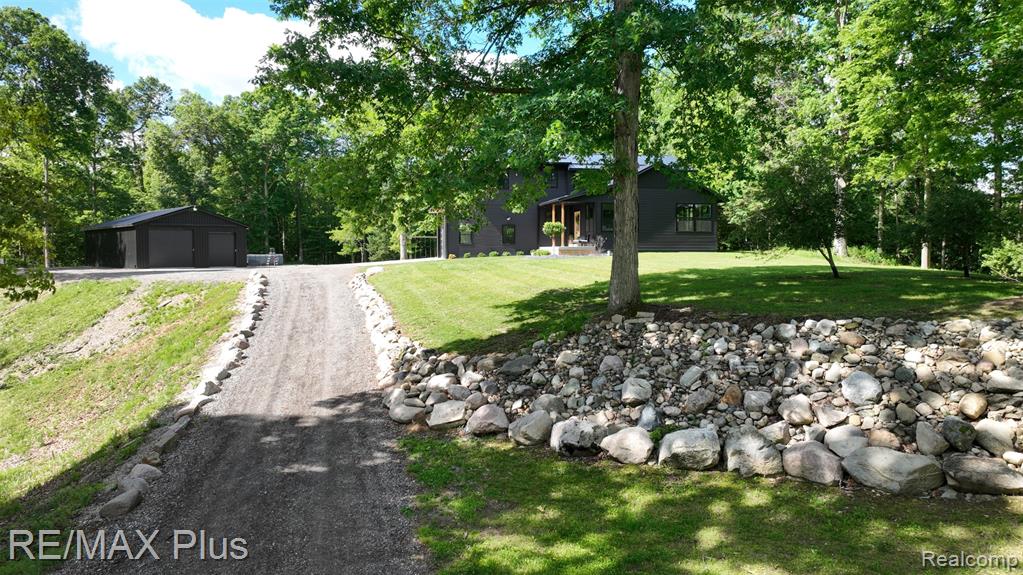 381 Miller Lake Road, Columbiaville, MI 48421