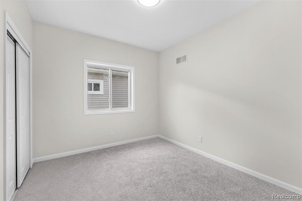 4833 Harding St, Dearborn Heights, MI 48125 — Photo 35