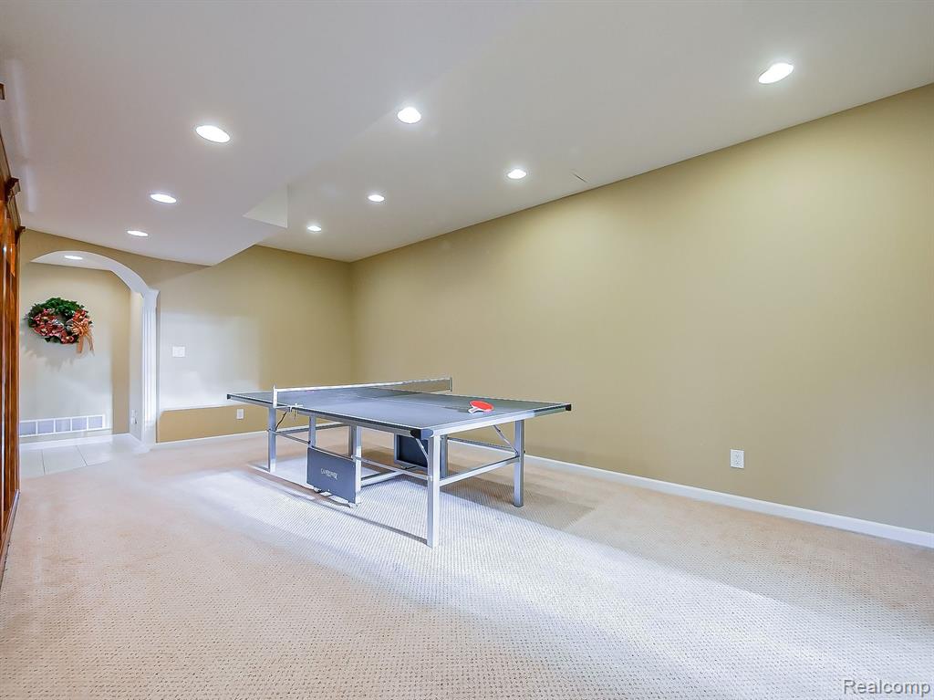 6866 CAMBRIDGE, West Bloomfield, MI — Photo 22
