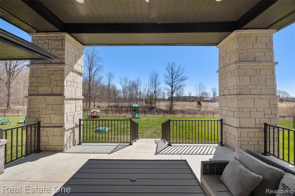 73404 Castle Court, Armada, MI — Photo 44