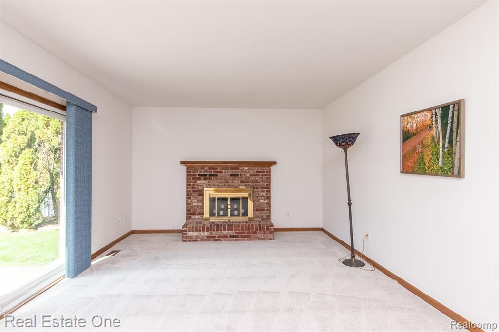 5201 CROWFOOT Drive, Troy, MI 48085 — Photo 24
