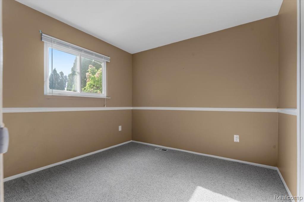 2519 Buckingham Avenue, Berkley, MI 48072 — Photo 11