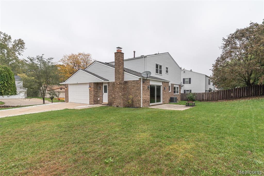 41975 Cherry Hill Road, Novi, MI — Photo 2