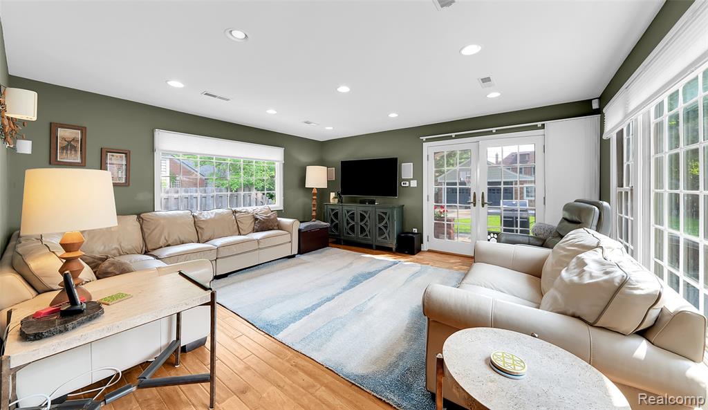828 Westchester Road, Grosse Pointe Park, MI 48230 — Photo 12