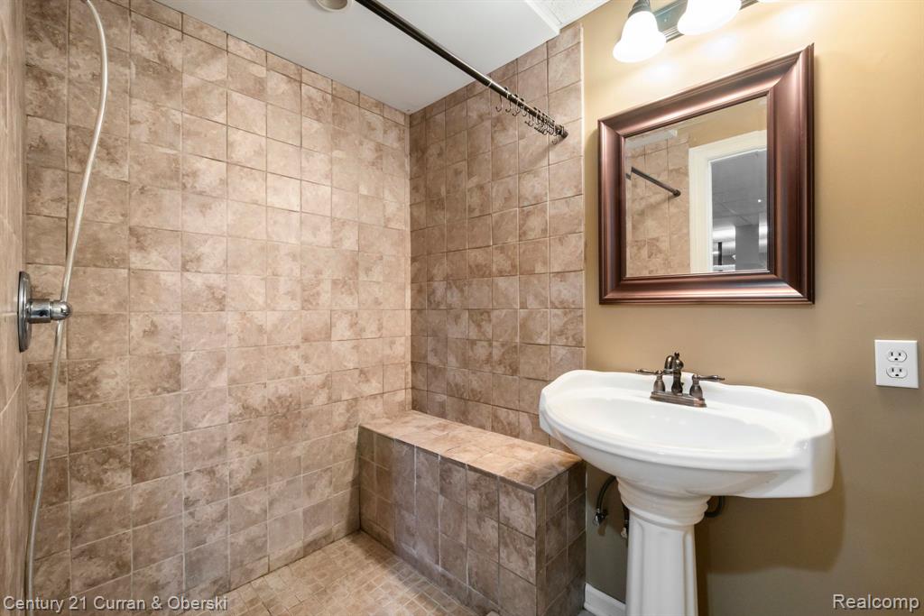 18489 Fox Hollow Court, Northville, MI 48168 — Photo 57