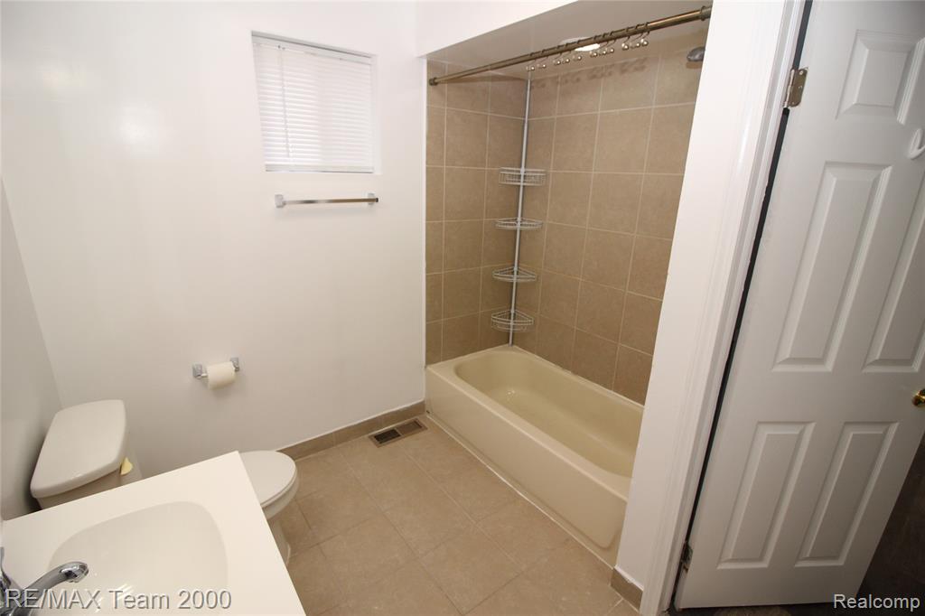 5847 WEDDEL Street, Taylor, MI — Photo 14