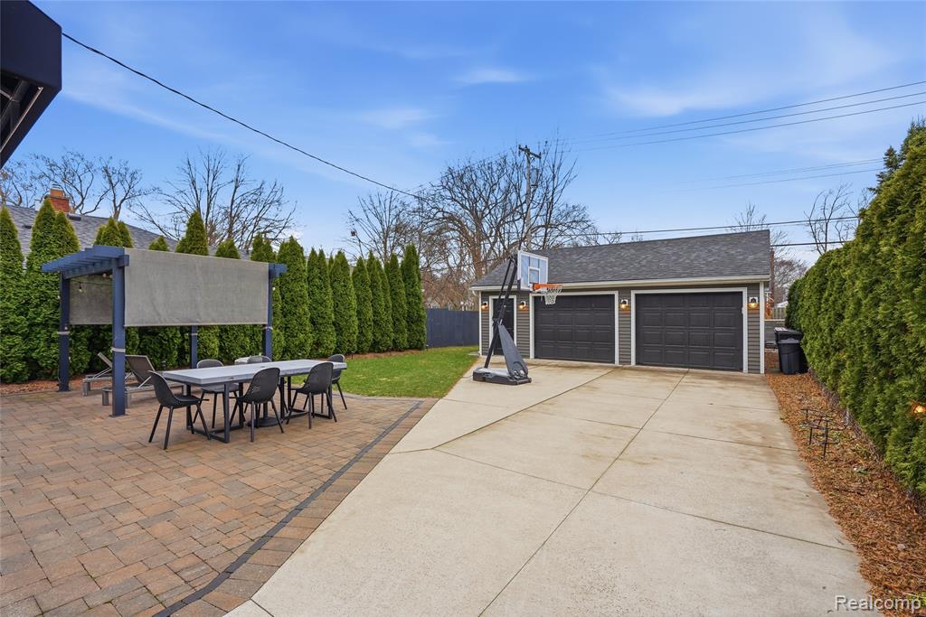 373 Hillcrest Avenue, Grosse Pointe Farms, MI 48236 — Photo 46