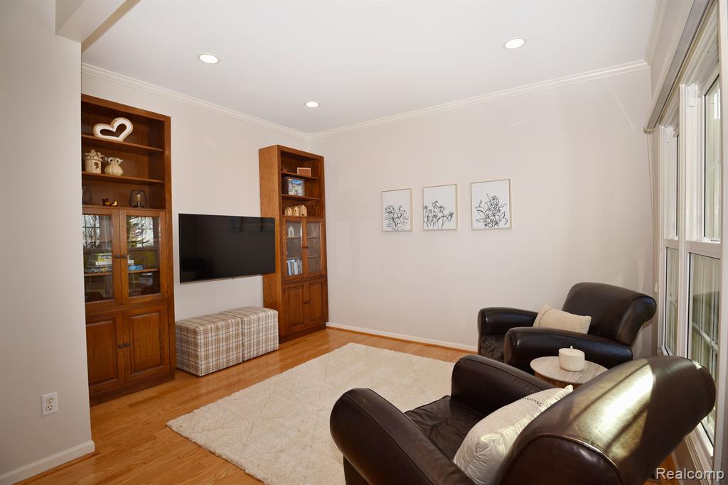 8284 BROOKSTONE Lane, Clarkston, MI 48348 — Photo 4