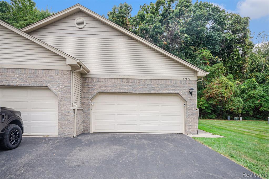 17432 N LUCILLE Circle, New Boston, MI 48164 — Photo 22