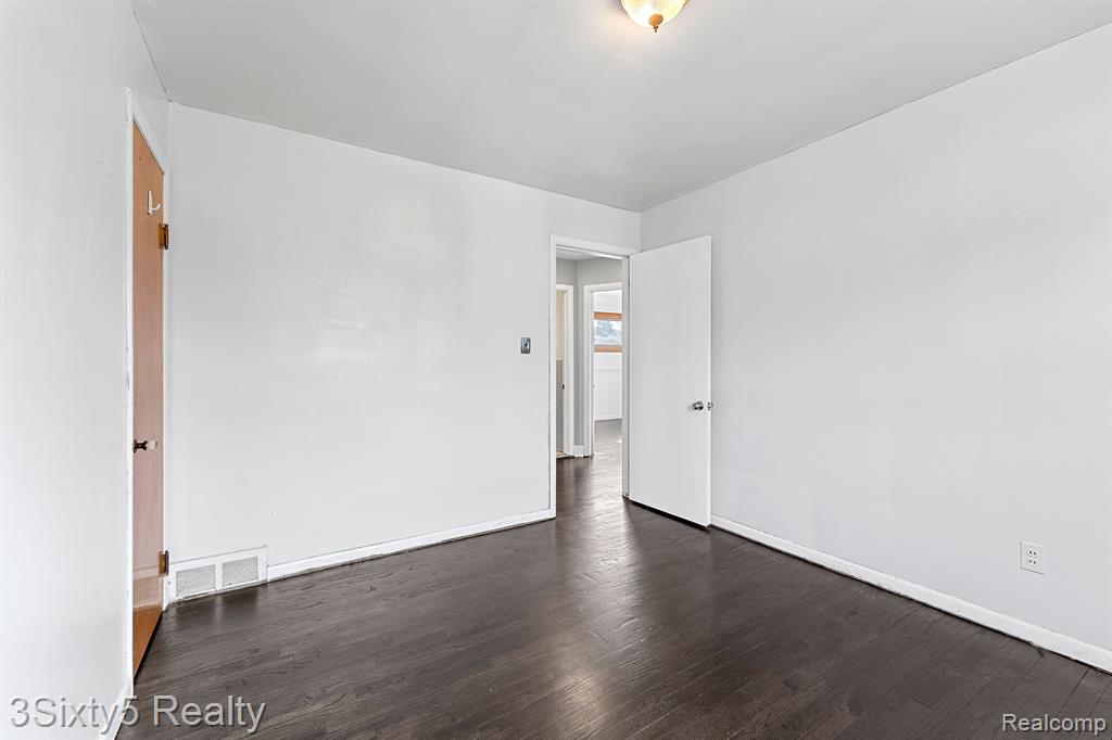 9914 FOX Avenue, Allen Park, MI 48101 — Photo 11