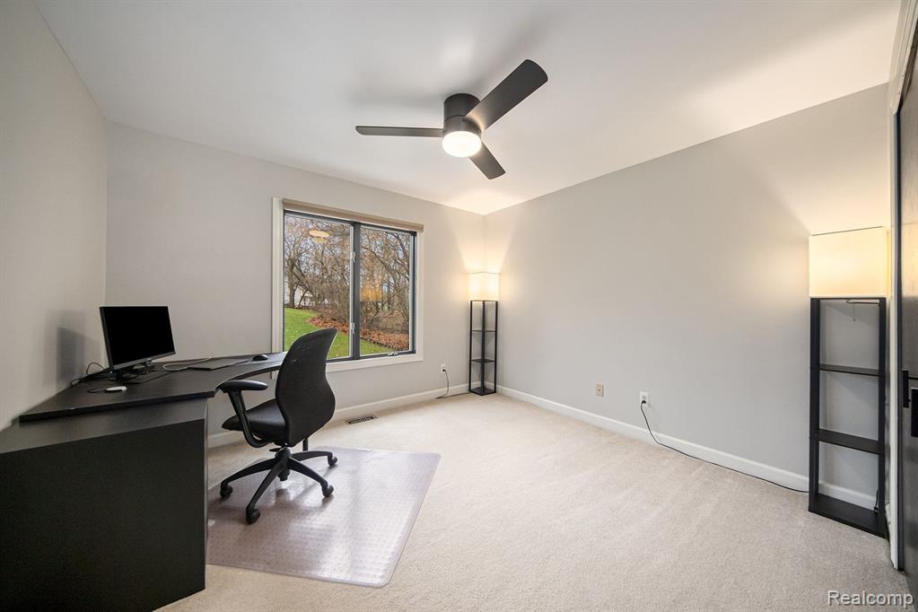 695 HERITAGE Drive, Milford, MI 48381 — Photo 18