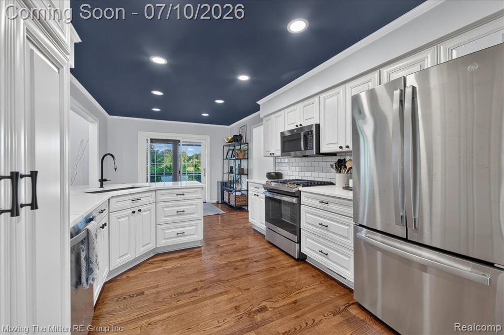 41575 Pheasant Creek Drive, Canton, MI 48188 — Photo 12