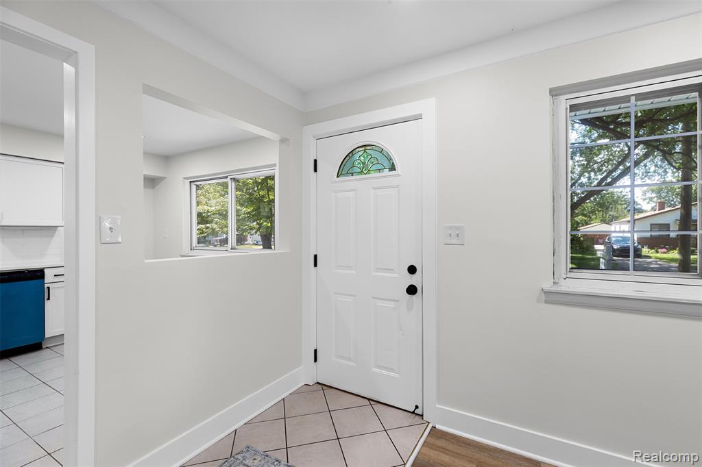 4455 Hipp Street, Dearborn Heights, MI 48125 — Photo 11