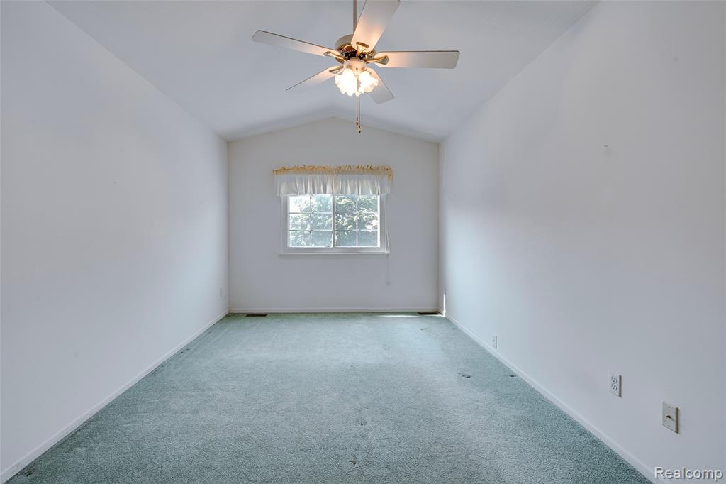 37306 Amhurst Drive, Westland, MI — Photo 31