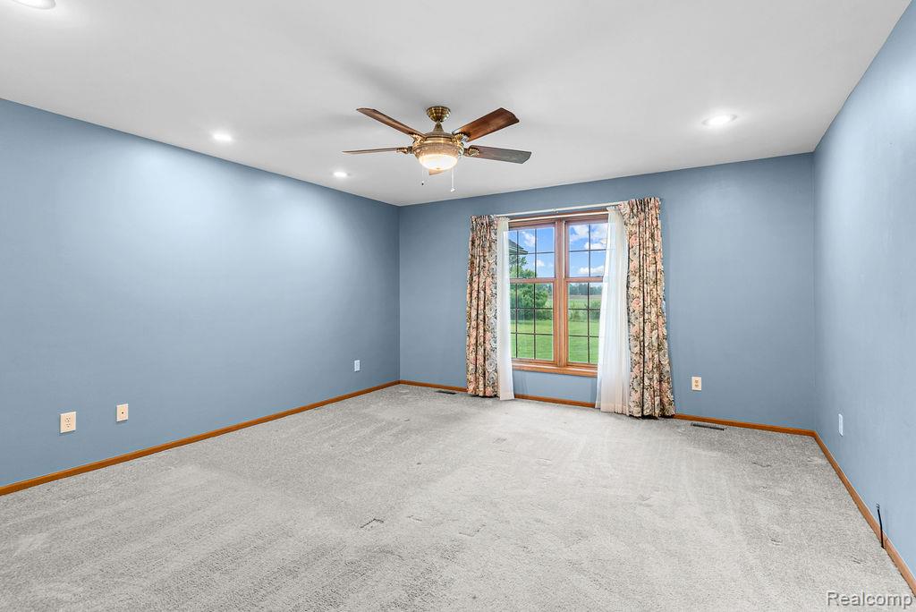 9482 Graytrax Road, Grand Blanc, MI 48439 — Photo 26