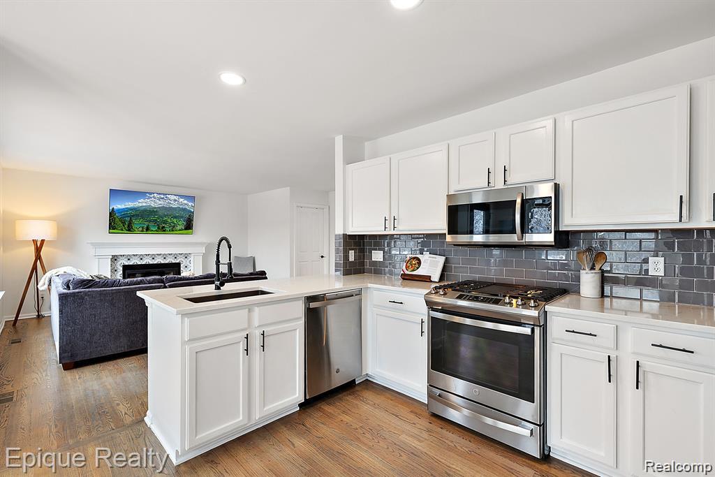 4312 Clear Creek Court, Rochester, MI 48306 — Photo 14