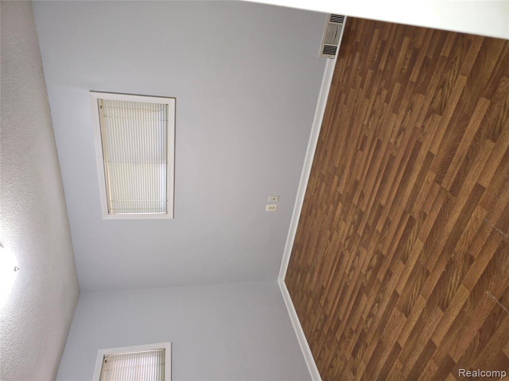 140 HUBBARD Street, Garden City, MI, 00000