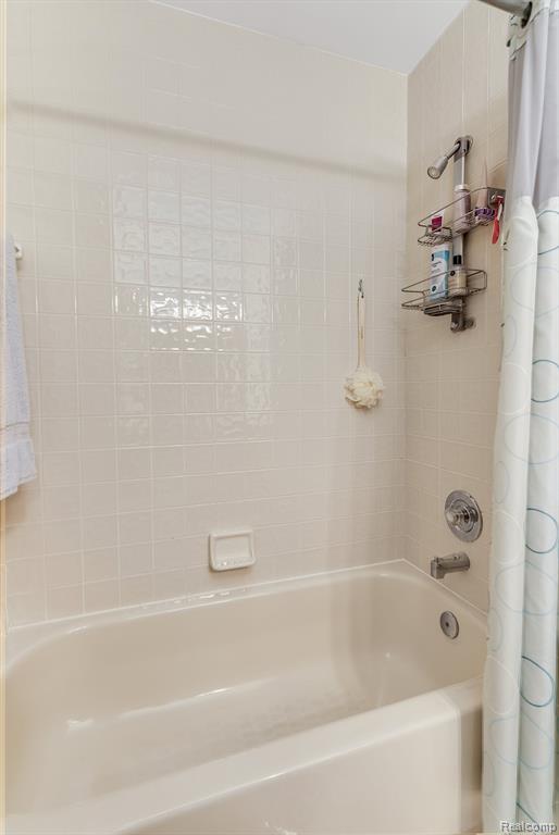 37779 SIENA Drive, Farmington Hills, MI 48331 — Photo 30