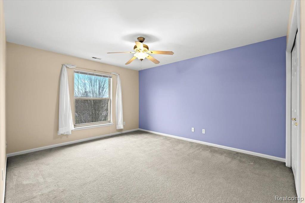 1039 FOUNTAIN VIEW Circle, South Lyon, MI 48178 — Photo 18