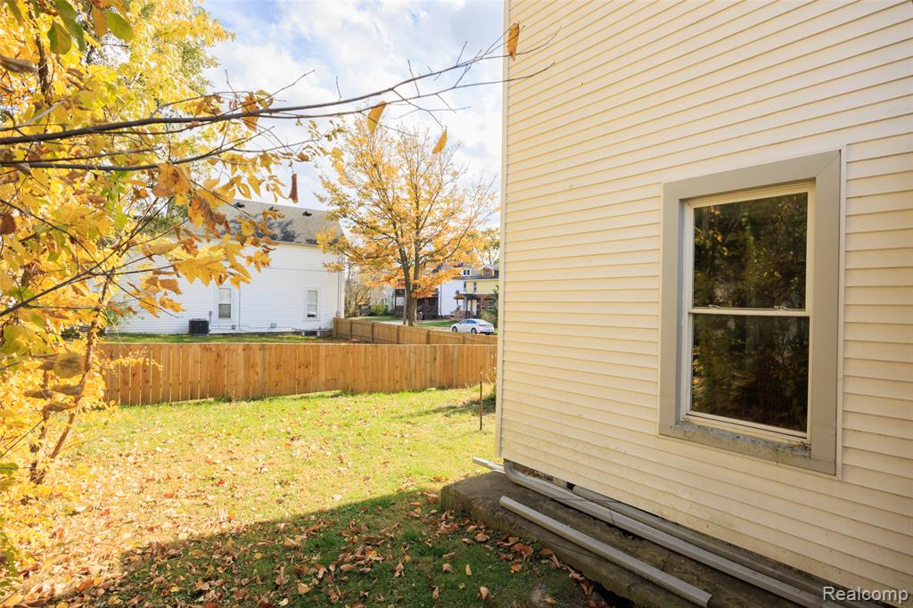 34 LIBERTY Street, Pontiac, MI 48341 — Photo 13