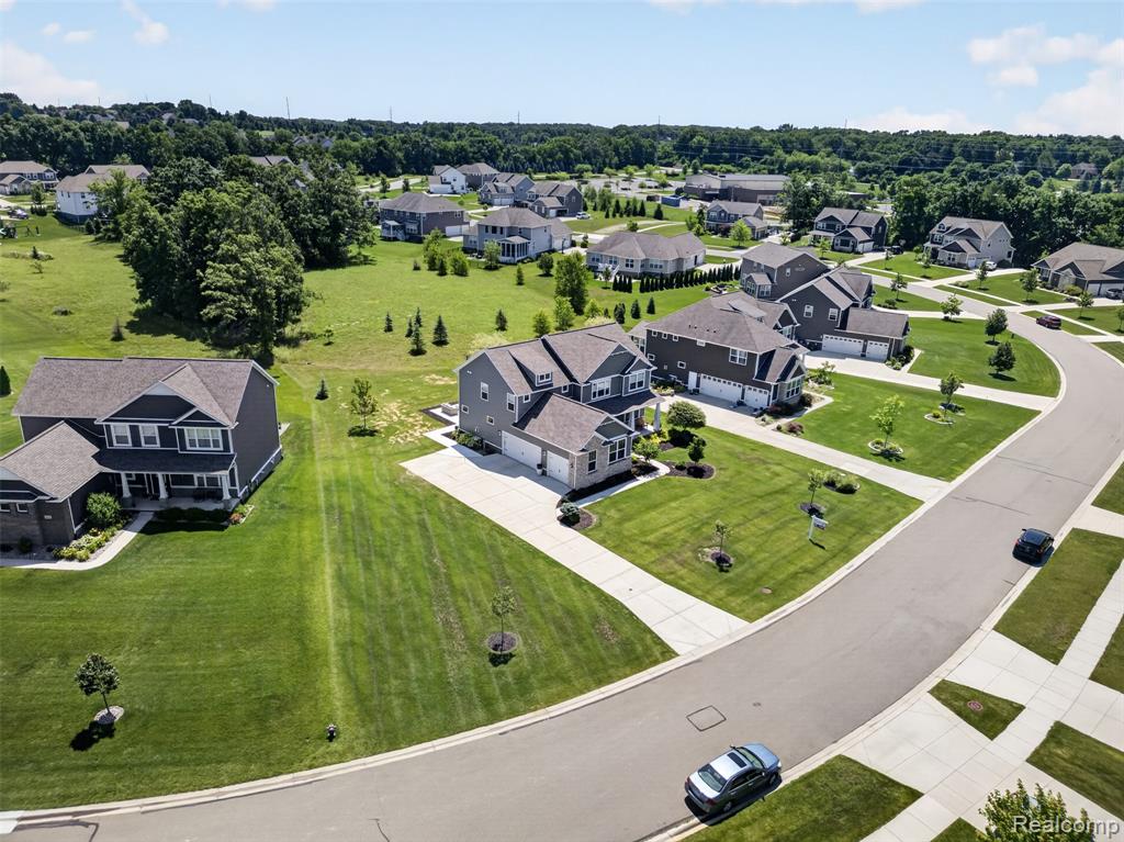 2429 Walnut View Dr, Howell, MI 48855 — Photo 28
