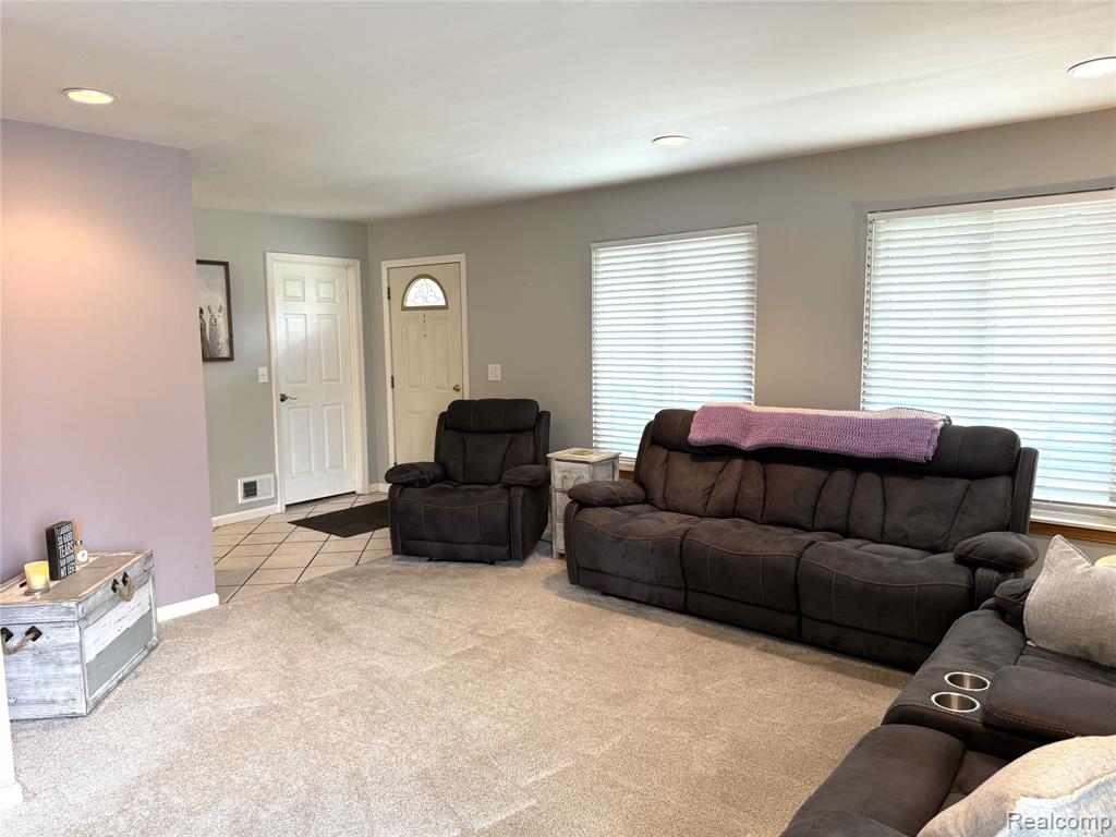 27860 Park Court, Madison Heights, MI 48071 — Photo 7