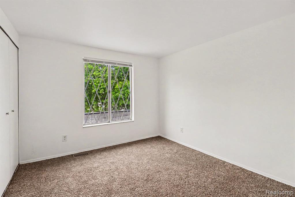 8232 Karam Boulevard, Warren, MI 48093 — Photo 14