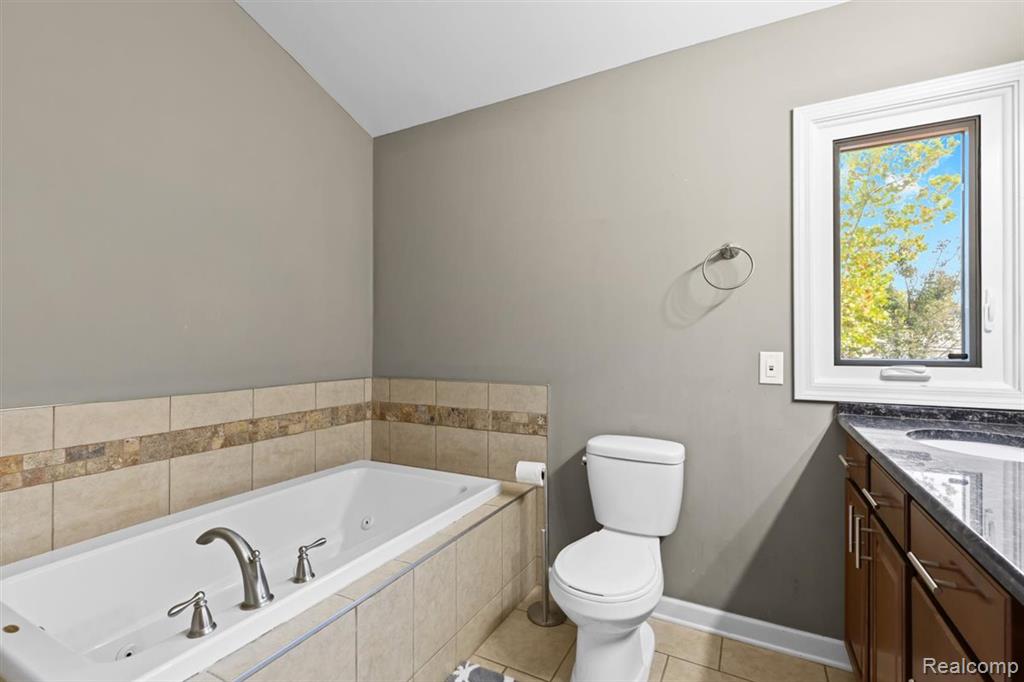 44808 Rivergate Drive, Clinton Twp, MI 48038 — Photo 25