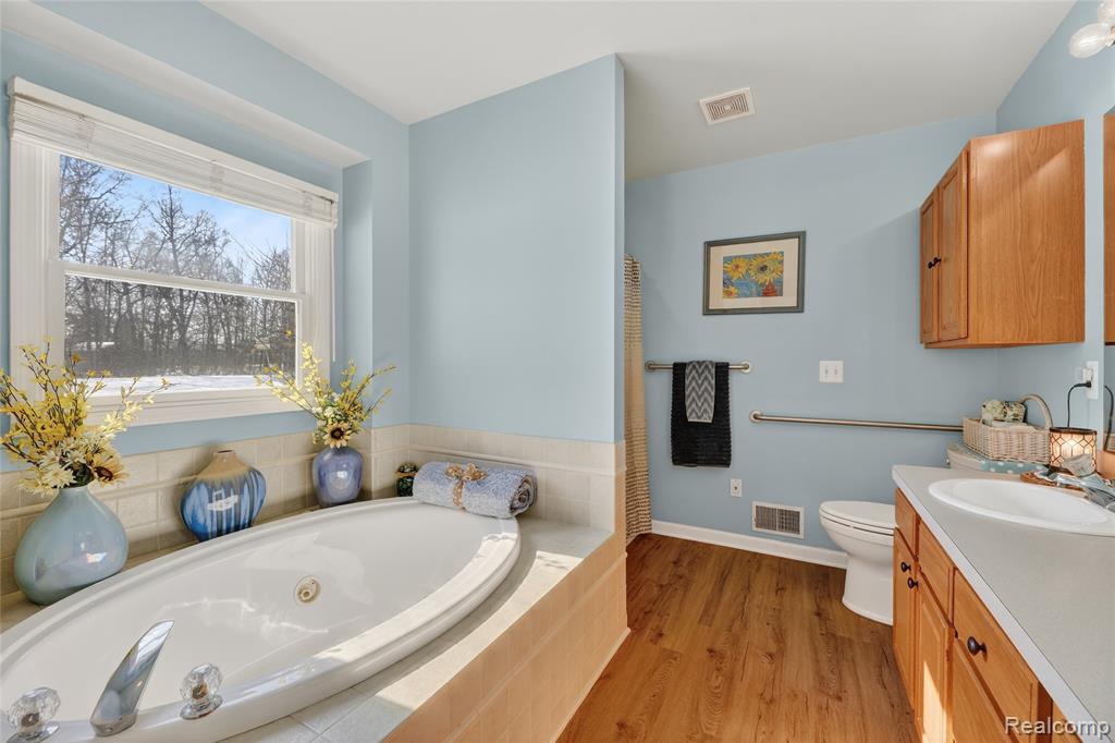 468 Dama View Court, Howell, MI 48855 — Photo 22