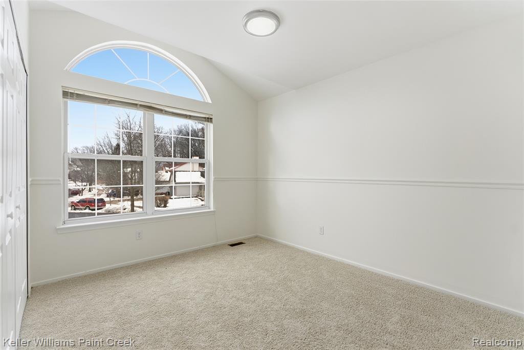833 Huntclub Boulevard, Auburn Hills, MI 48326 — Photo 21