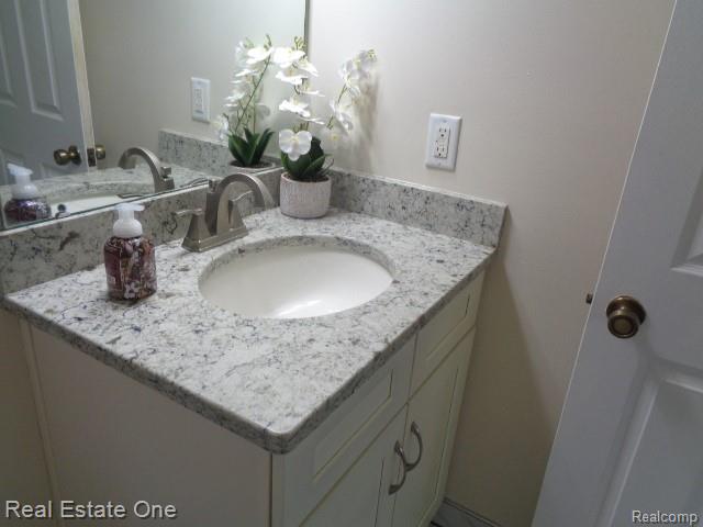26537 Summerdale Drive, Southfield, MI 48033 — Photo 21