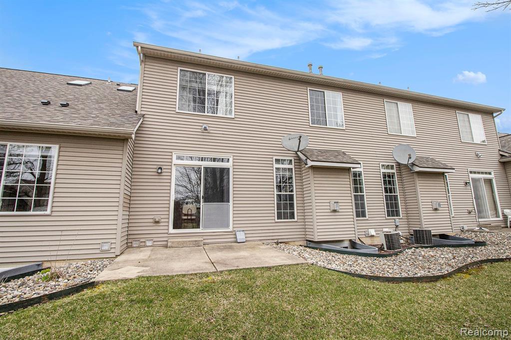 5535 GALLERY PARK Drive, Ann Arbor, MI 48103 — Photo 28
