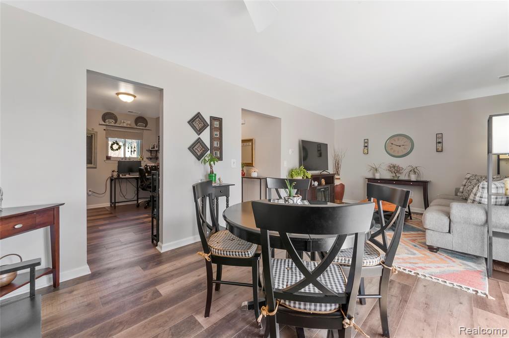 33585 Pondview Circle, 116, Livonia, MI 48152 — Photo 9