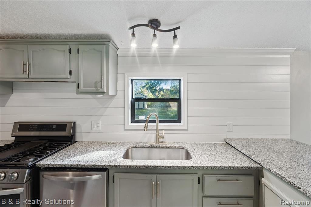 6692 JONES Road, North Branch, MI 48461 — Photo 12