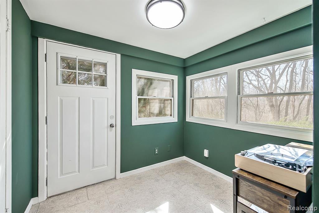 7695 HURON RIVER Drive S, Dexter, MI 48130 — Photo 31