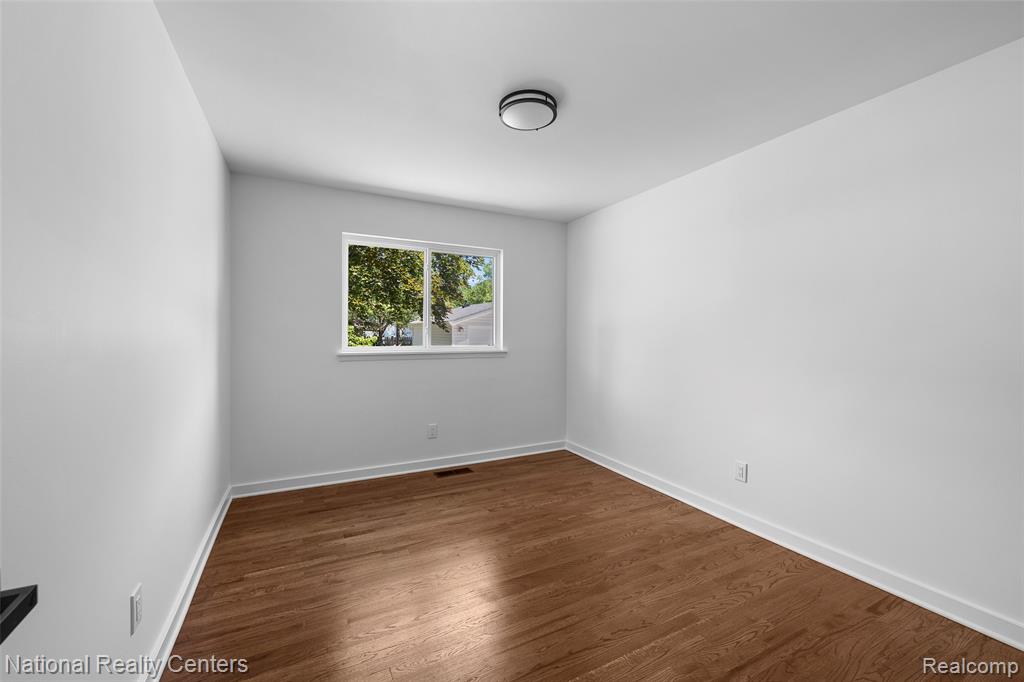 27736 Osmun Street, Madison Heights, MI 48071 — Photo 14