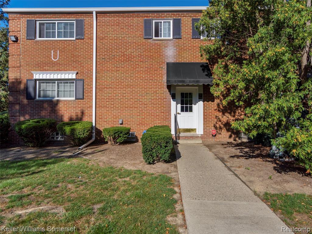 773 E Fox Hills Drive, Bloomfield Hills, MI 48304 — Photo 24