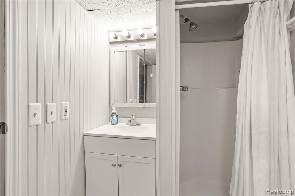 634 S Hawthorne Street, Westland, MI 48186 — Photo 23