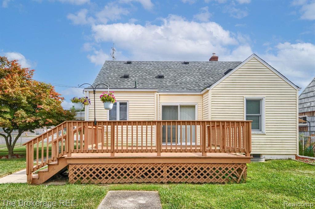 802 W HEMPHILL Road, Flint, MI 48507 — Photo 4